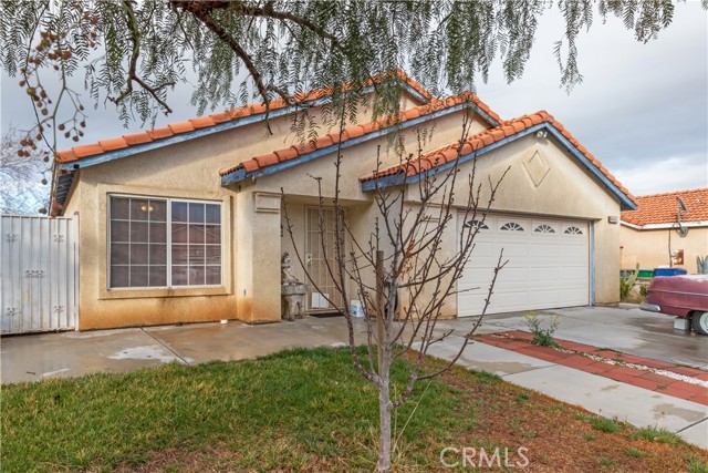 Detail Gallery Image 1 of 27 For 4035 Triton Dr, Palmdale,  CA 93552 - 3 Beds | 2 Baths