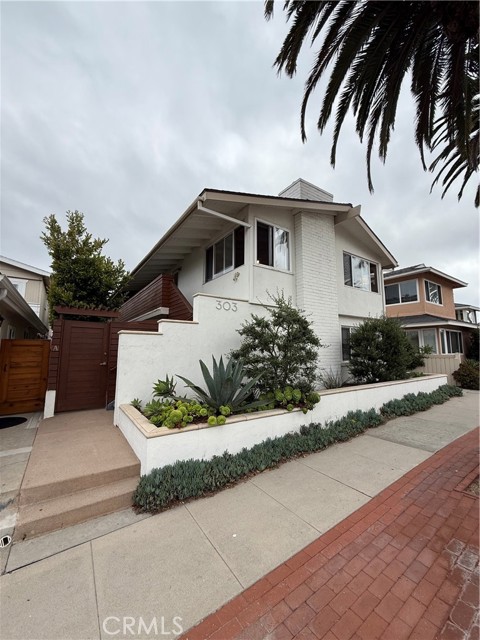 Detail Gallery Image 1 of 9 For 303 Marguerite Ave #C,  Corona Del Mar,  CA 92625 - 2 Beds | 1 Baths