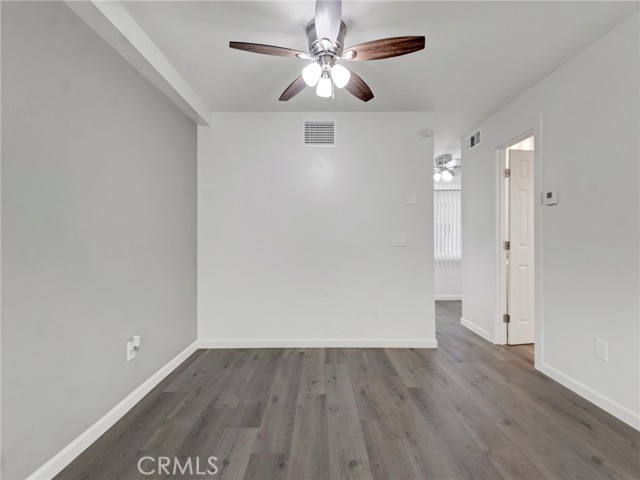 Detail Gallery Image 6 of 29 For 9834 Sepulveda Bld #109,  North Hills,  CA 91343 - 2 Beds | 2 Baths