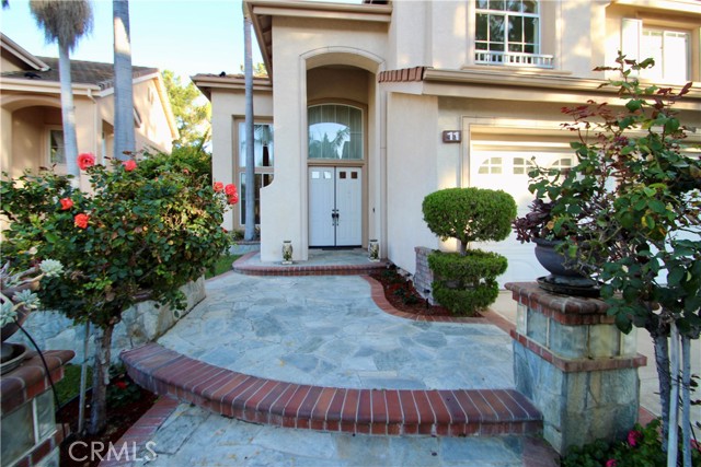 Detail Gallery Image 3 of 31 For 11 Pienza, Irvine,  CA 92606 - 5 Beds | 3 Baths