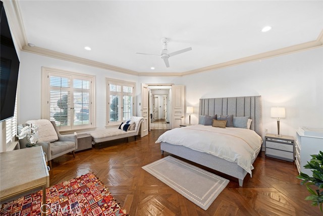 Detail Gallery Image 17 of 46 For 121 Emerald Bay, Laguna Beach,  CA 92651 - 5 Beds | 4/1 Baths