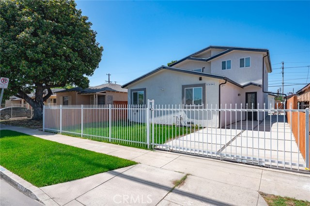 941 E 97th Street, Los Angeles CA: https://media.crmls.org/medias/902c6301-3792-4edd-8376-6c87c9ce866e.jpg