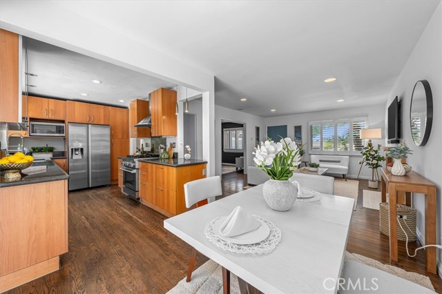 7135 W 91st Street, Los Angeles CA: https://media.crmls.org/medias/902d7b28-fc41-4f7c-8f78-1729f065cd50.jpg