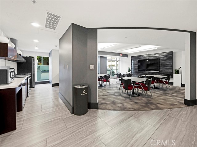 Detail Gallery Image 31 of 52 For 411 W Seaside Way #405,  Long Beach,  CA 90802 - 2 Beds | 2 Baths