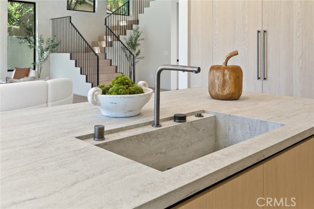 Detail Gallery Image 18 of 75 For 14738 Otsego St, Sherman Oaks,  CA 91403 - 5 Beds | 5/1 Baths