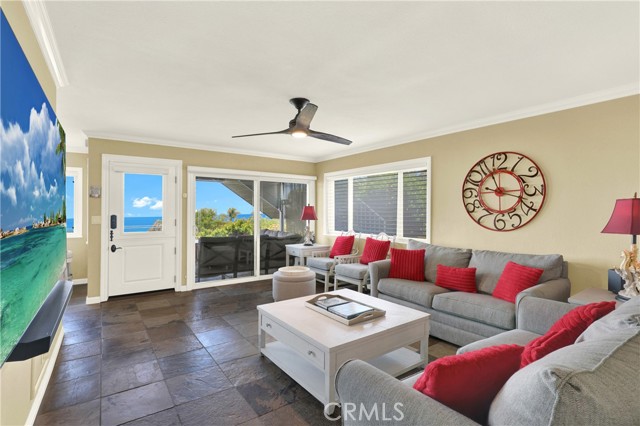 21692 Ocean Vista Drive, Laguna Beach CA: https://media.crmls.org/medias/90300d21-1f0a-4e1f-8f68-e8b793441b97.jpg