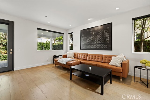 Detail Gallery Image 45 of 52 For 134 Monte Vista Ave a,  Costa Mesa,  CA 92627 - 3 Beds | 2/1 Baths