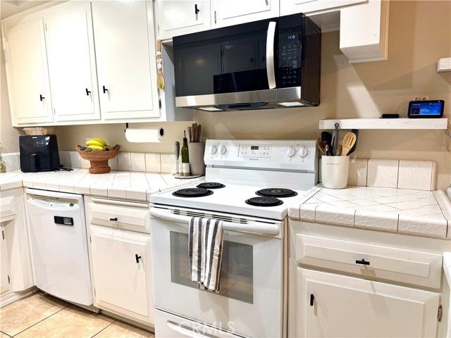 Detail Gallery Image 14 of 23 For 1881 Mitchell Ave #23,  Tustin,  CA 92780 - 2 Beds | 2 Baths