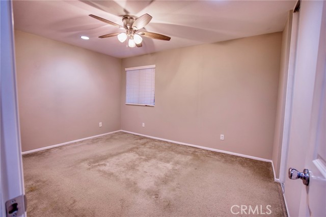 Detail Gallery Image 9 of 25 For 1350 Benchmark St, Beaumont,  CA 92223 - 3 Beds | 2 Baths