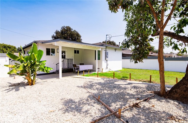 10523 Memphis Avenue, Whittier CA: https://media.crmls.org/medias/90328184-a469-4a49-bb18-17fe3f81502e.jpg
