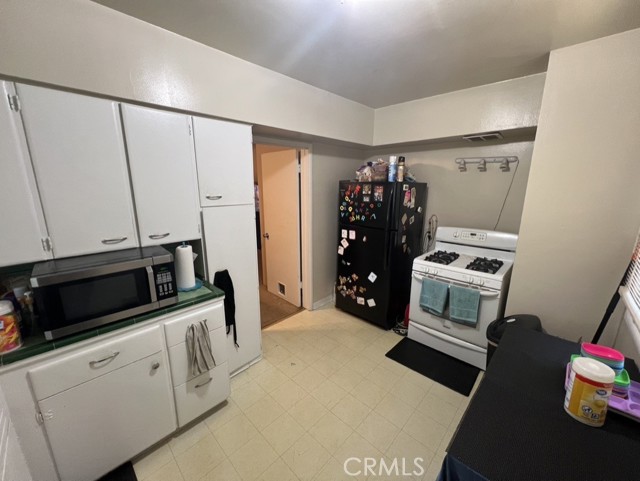 Image 16 of 21 For 7457 Mount Vernon Street