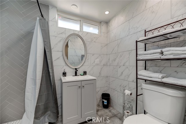 Detail Gallery Image 34 of 51 For 19847 Arminta St, Winnetka,  CA 91306 - 5 Beds | 3 Baths