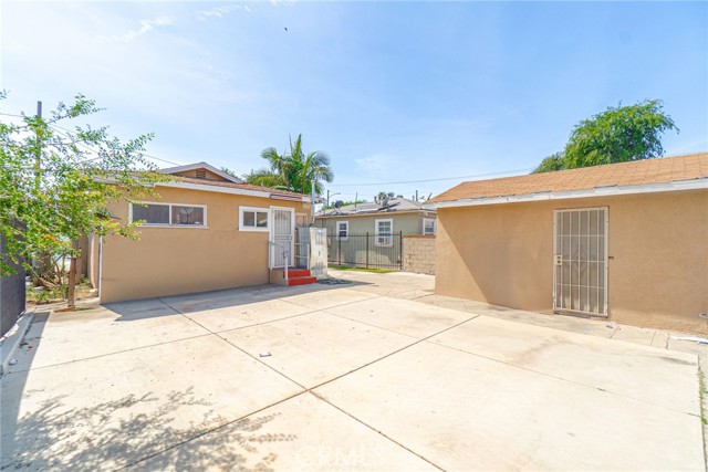 Detail Gallery Image 5 of 11 For 3561 Beck, Bell,  CA 90201 - 3 Beds | 1 Baths