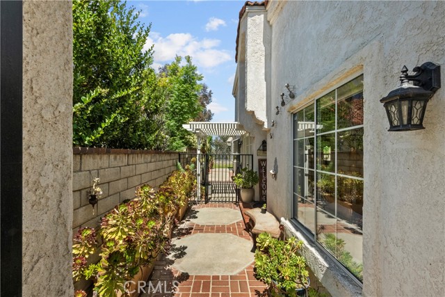 Detail Gallery Image 10 of 75 For 25880 Parma Ct, Valencia,  CA 91355 - 4 Beds | 3 Baths