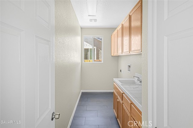 Detail Gallery Image 14 of 44 For 5768 Monaco, Palmdale,  CA 93552 - 4 Beds | 2/1 Baths
