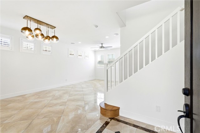 Detail Gallery Image 7 of 35 For 11537 Amalfi, Porter Ranch,  CA 91326 - 2 Beds | 3 Baths