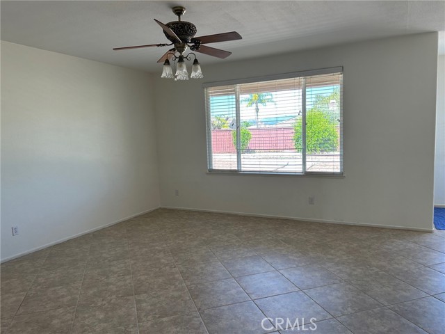 Detail Gallery Image 7 of 31 For 35921 Camelot Cir, Wildomar,  CA 92595 - 4 Beds | 2/1 Baths