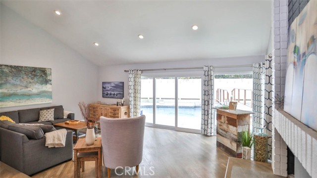 204 Calle Del Juego, San Clemente CA: https://media.crmls.org/medias/903b3d12-b7e5-460c-b60b-a0cfcd2a6ad9.jpg