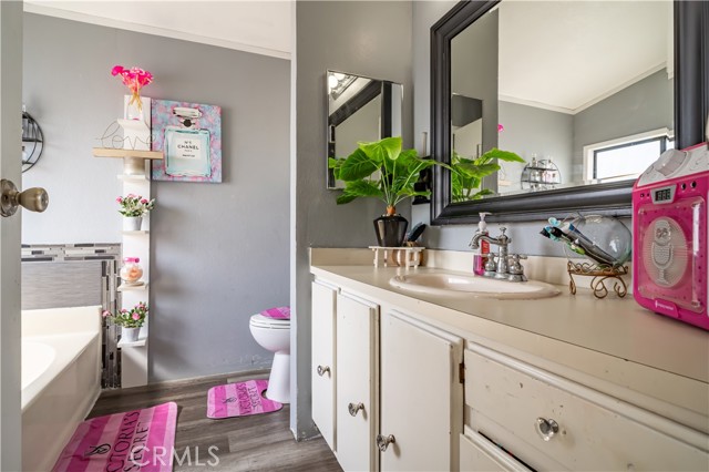 Detail Gallery Image 8 of 11 For 4080 Pedley #191,  Jurupa Valley,  CA 92509 - 4 Beds | 2 Baths