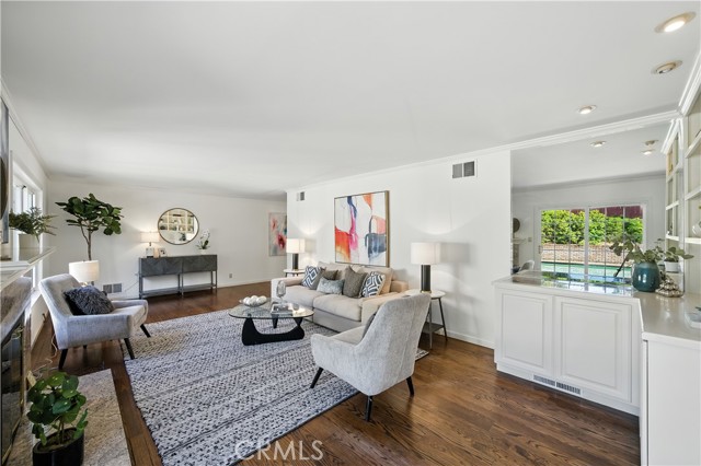 Detail Gallery Image 8 of 27 For 1319 Skyview Dr, Burlingame,  CA 94010 - 3 Beds | 2 Baths