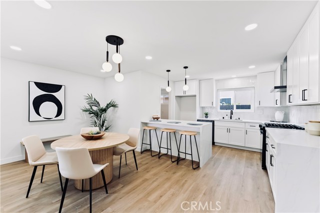 2514 S Rita Way, Santa Ana CA: https://media.crmls.org/medias/903cc087-f2b9-45b5-9594-f28b894ad39c.jpg