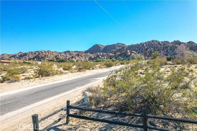 Detail Gallery Image 34 of 57 For 6992 Sierra Ave, Joshua Tree,  CA 92252 - 3 Beds | 2 Baths