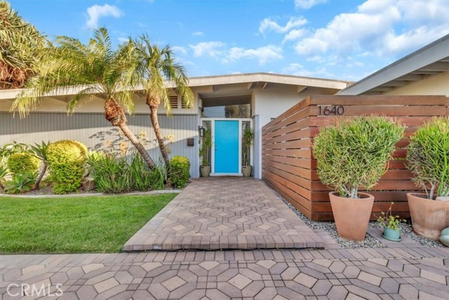 1640 W Ricky Avenue, Anaheim CA: https://media.crmls.org/medias/903f2d67-d66d-4680-8231-80faf501f356.jpg