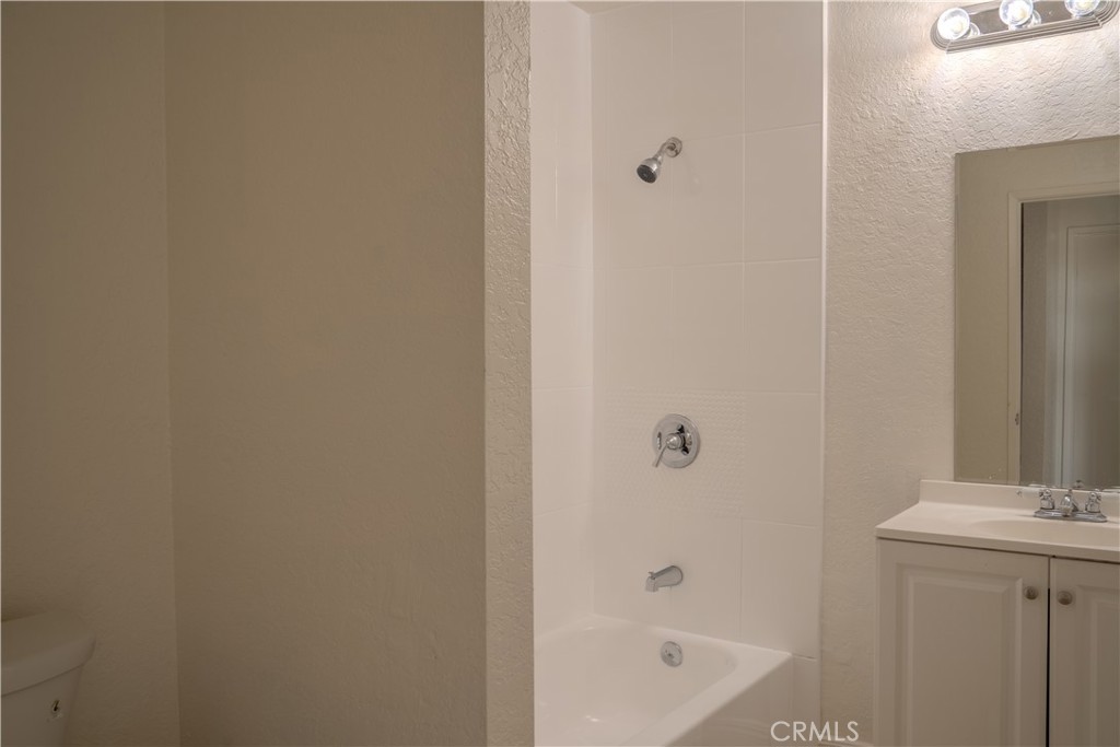 https://media.crmls.org/medias/903f9c8a-c0b3-431d-b982-9ba24a2ad92c.jpg?preset=X-Large