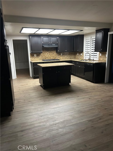 Detail Gallery Image 2 of 27 For 3030 Wellington, Palmdale,  CA 93551 - 5 Beds | 3 Baths