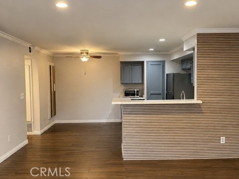 https://media.crmls.org/medias/9040fcdc-6517-4026-8e0f-0d4a0bf31cc6.jpg?preset=X-Large