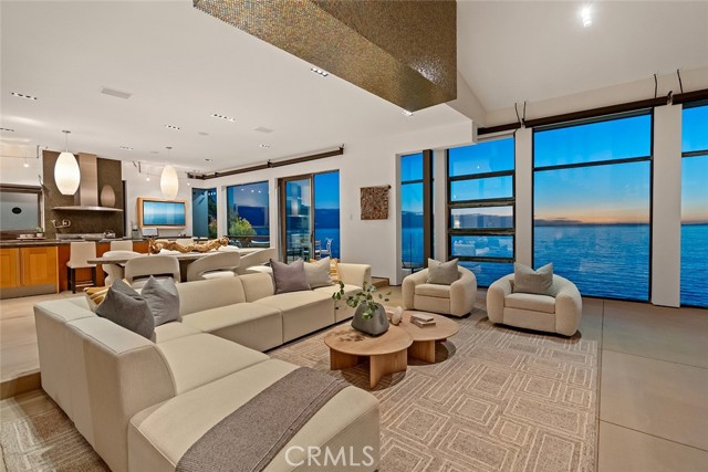 Detail Gallery Image 32 of 75 For 2665 Victoria Dr, Laguna Beach,  CA 92651 - 5 Beds | 4/2 Baths