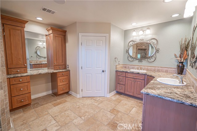 Detail Gallery Image 32 of 65 For 22422 Los Rogues Dr, Saugus,  CA 91350 - 4 Beds | 3/1 Baths