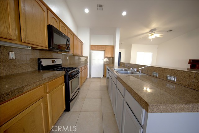 Detail Gallery Image 3 of 15 For 11844 Verbena, Desert Hot Springs,  CA 92240 - 4 Beds | 2 Baths