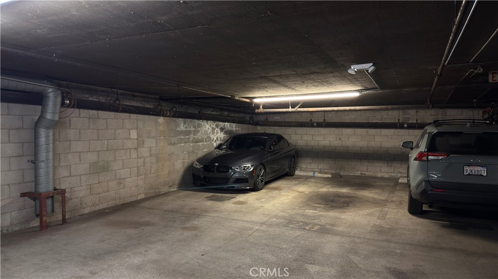 https://media.crmls.org/medias/9041eab3-9582-4bfb-83e4-bd1fddcbf706.jpg?preset=X-Large