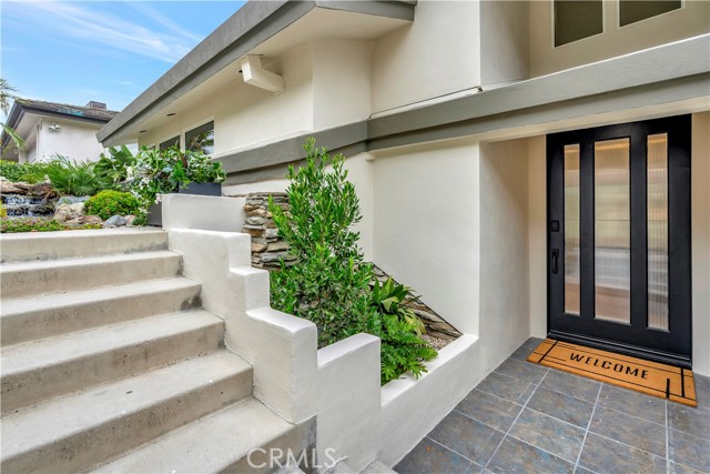 Detail Gallery Image 6 of 68 For 553 Temple Hills Dr, Laguna Beach,  CA 92651 - 5 Beds | 4/1 Baths