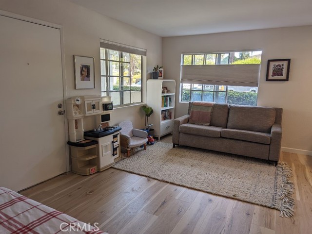 Detail Gallery Image 2 of 10 For 730 Eastshore #1,  Chula Vista,  CA 91913 - 1 Beds | 1 Baths