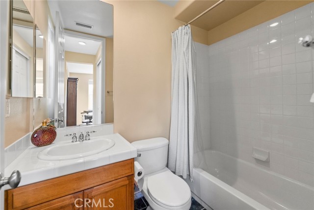 Detail Gallery Image 13 of 41 For 24274 Palo Verde Dr, Valencia,  CA 91354 - 5 Beds | 4/1 Baths