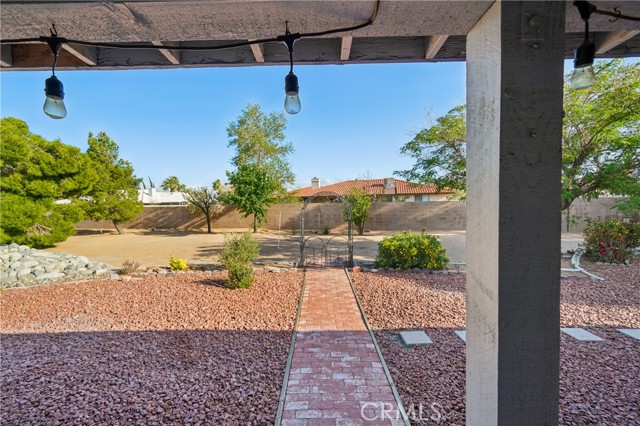 13319 Waco Ln, Apple Valley CA: https://media.crmls.org/medias/9043be79-00fc-4731-b7e3-43ef7598bd4c.jpg