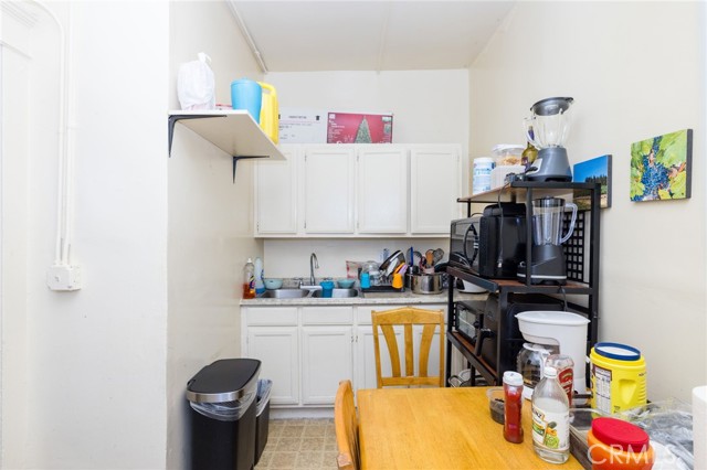 1735 7th Street, Los Angeles CA: https://media.crmls.org/medias/904422f0-1514-42b5-952e-34b961f9c63a.jpg