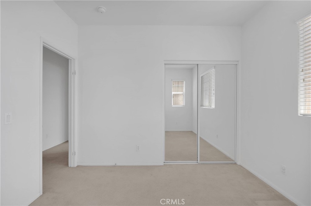 https://media.crmls.org/medias/9044bfab-dd53-41eb-a12d-663c6854b964.jpg?preset=X-Large