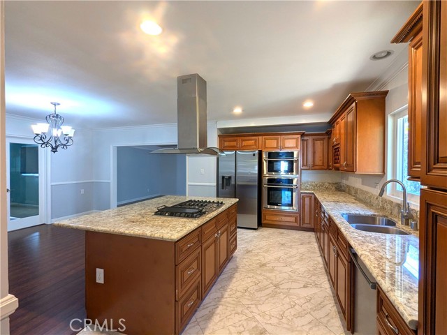 509 Cedar Crest Avenue, Claremont CA: https://media.crmls.org/medias/90450abd-a20c-47b9-9c38-659ce8633ac0.jpg