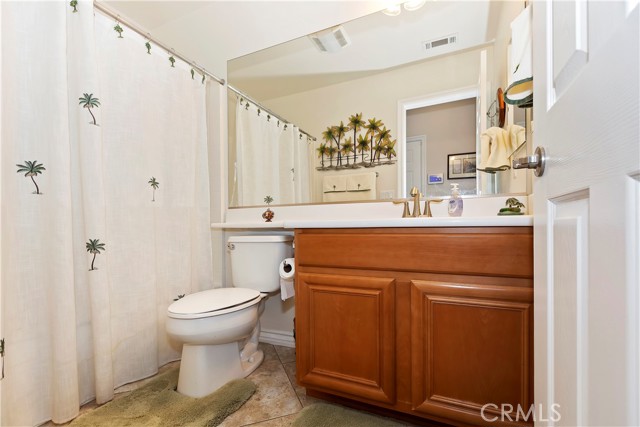 Downstairs bath with tub/shower combo