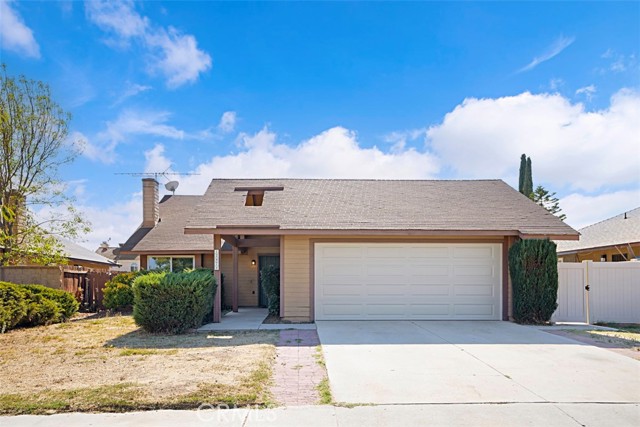 Detail Gallery Image 1 of 1 For 13978 Caspian Way, Moreno Valley,  CA 92553 - 4 Beds | 2 Baths