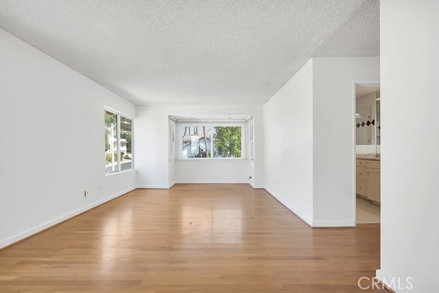 22210 Miston Drive, Woodland Hills CA: https://media.crmls.org/medias/904654b3-7b2a-403d-84a2-e6a20c812195.jpg