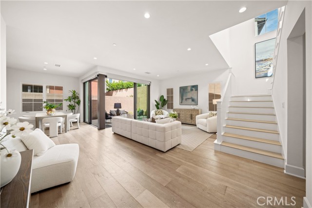 Detail Gallery Image 2 of 75 For 111 Donati, Irvine,  CA 92602 - 4 Beds | 3 Baths