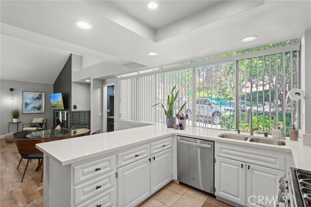 Detail Gallery Image 8 of 31 For 26481 Olivewood, Lake Forest,  CA 92630 - 3 Beds | 2 Baths