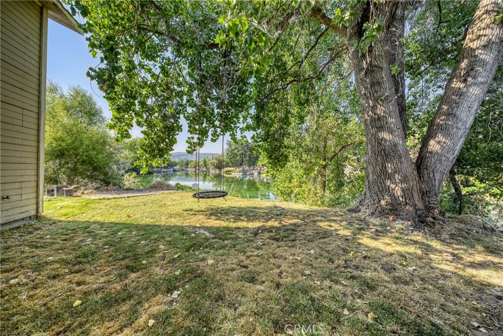 https://media.crmls.org/medias/9046da09-2919-4c84-acb2-c9bbb93a8f70.jpg?preset=X-Large