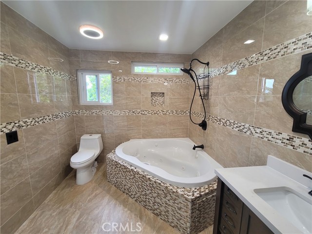11076 Sharp Avenue, Mission Hills (San Fernando) CA: https://media.crmls.org/medias/90476210-d51a-4bc4-b5fd-e506a0e10e6c.jpg