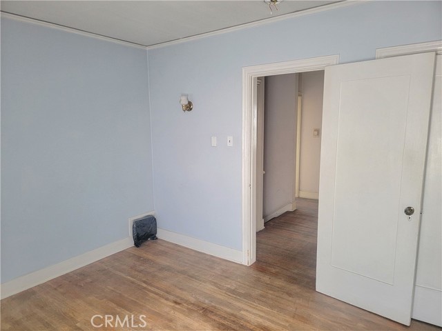 4214 Rosewood Avenue, Los Angeles CA: https://media.crmls.org/medias/904777ea-fa78-4d29-b9d0-a88f16d48495.jpg