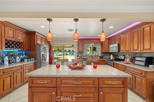 Detail Gallery Image 8 of 62 For 11267 Jerry Pl, Cerritos,  CA 90703 - 3 Beds | 3 Baths